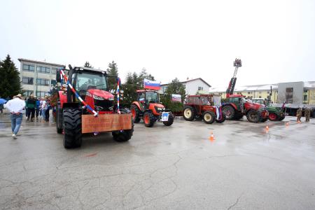 Seznanitev vojaških obveznikov s pravicami in dolžnostmi vojašnica Postojna 02 Foto Ljubo Vukelič
